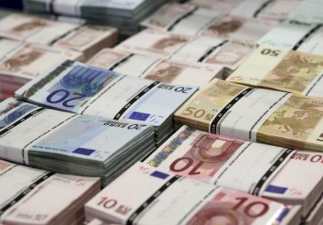 Feierābenda lietā figurē tūkstošiem eiro liels kukulis; vērtēs arī Velša atbildību