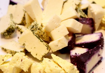 No 25 kilogramiem siera veidos gleznas