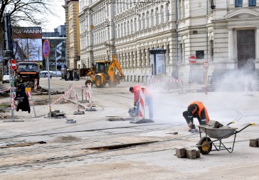 Tikko nobruģētajā Barona ielā sāk pazemes komunikāciju nomaiņu
