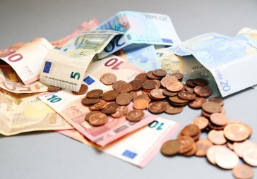 Latvija emitējusi obligācijas 650 miljonu eiro apmērā ar vēsturiski zemāko likmi