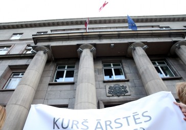 Nākamgad valdības prioritātēm papildus novirzīs 32,6 miljonus eiro; nozaru ministrijām - 31,6 miljonu eiro