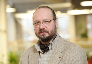 DB viedoklis: Robespjērs 4.0 jeb  Revolūciju paradumi 