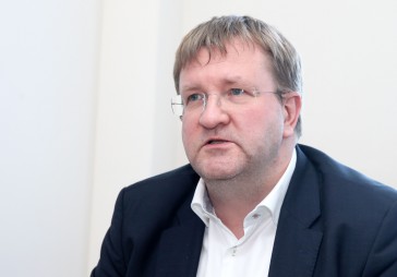 Bezkontakta kartes laužas tirdzniecībā 