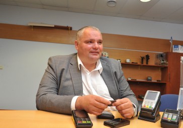 Liela daļa pirkumu aizvien notiek skaidrā naudā