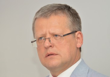 Belēvičs atkāpies no veselības ministra amata