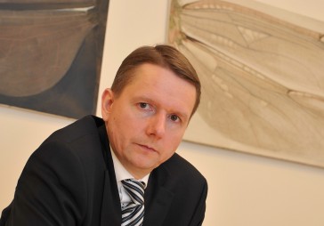Putniņš: Latvijā ir zemas spējas savaldīt nerezidentu noguldījumu risku
