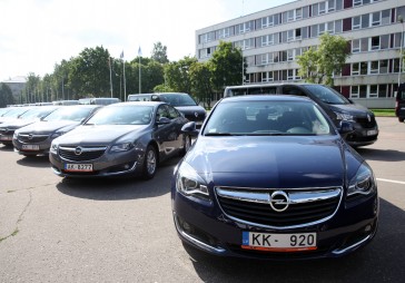 Papildināta ar foto: Policija nomās 755 automašīnas par aptuveni 22 miljoniem eiro