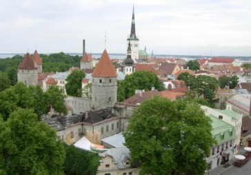 Lielākas algas un draudzīgāku nodokļu dēļ Latvijas iedzīvotāji gatavi pārcelties uz Igauniju
