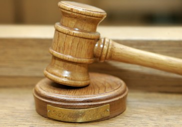 Par solidaritātes nodokļa atcelšanu Satversmes tiesā vērsušies deviņi uzņēmumi un 20 privātpersonas