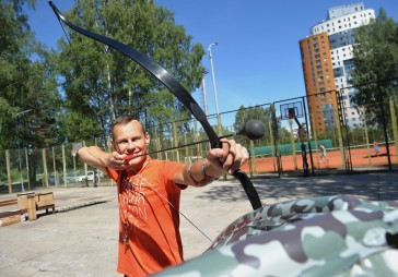 Sākam biznesu: Tautas bumba ar lokiem un bultām 