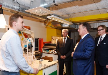 FOTO: Kučinskis viesojas RTU laboratorijās Ķīpsalā