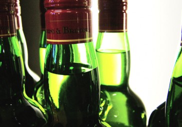 Igaunijas nodokļu pārvaldi nesatrauc likumīga alkohola ievešana no Latvijas