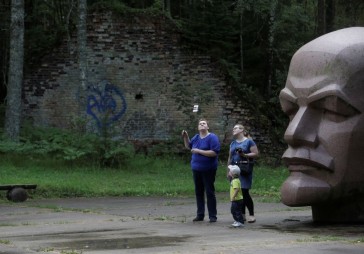 FOTO: Pamestajā Zeltiņu kodolraķešu bāzē