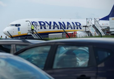 Pēc Brexit: Ryanair samazina lidojumu skaitu no Lielbritānijas