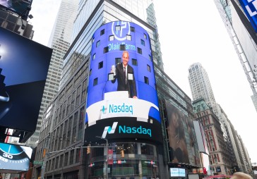 FOTO: Olainfarm noslēdz tirdzniecības sesiju Nasdaq MarketSite studijā Taimskvērā
