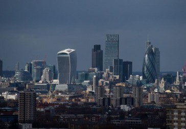 Pētījums: britu strādnieki negūs labumu no imigrācijas samazināšanās