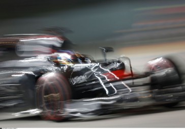 Apple vēlas pārņemt sacīkšu auto ražotāju McLaren