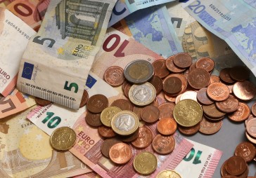 Banku sektors astoņos mēnešos nopelnījis 341,8 miljonus eiro