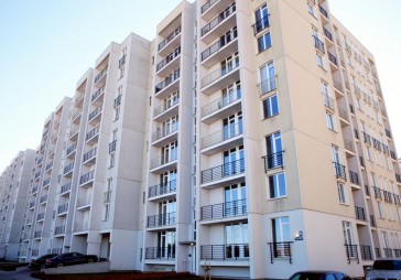 Valstij šobrīd nav līdzekļu ģimeņu mājokļu programmai nākamgad