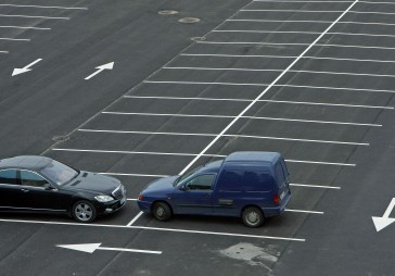 Bez maksas varēs uzlabot auto novietošanas prasmes 