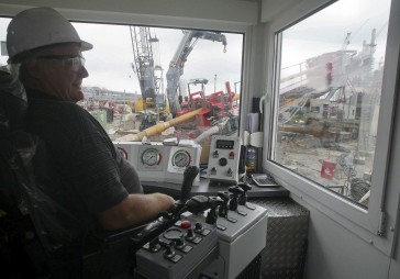OPEC vienojas samazināt naftas ieguves apjomu