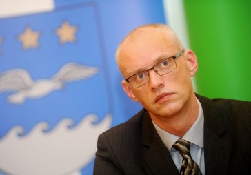 Sāk knābāt Jūrmalas domi 
