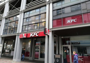 Uz laiku slēdz restorānu KFC Latvijā