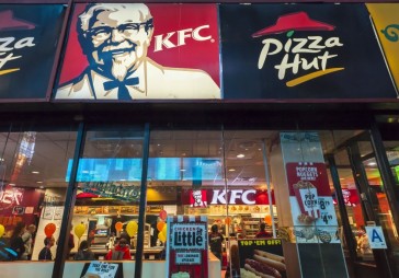 KFC īpašnieka Yum ieņēmumi pieviļ