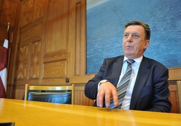 Kučinskis aicina pārvērtēt  maksājumu slogu auto īpašniekiem