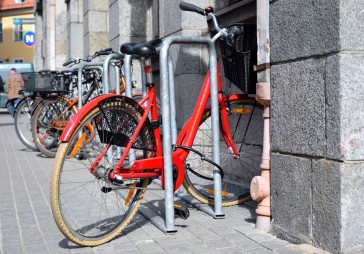 Divriteņu statīvi pieprasījuma gaidās 