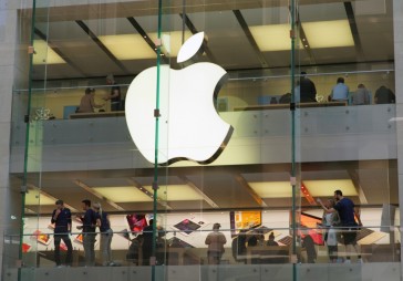 Apple pirmais ieņēmumu kritums 15 gadu laikā