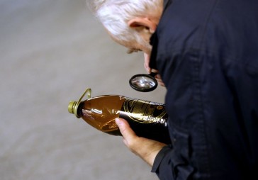 Saeima tomēr atbalsta pilnīgu alkoholisko dzērienu «divlitreņu» izskaušanu