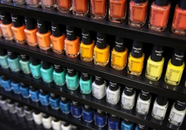 Papildināta - Kā top?: SIA Kinetics Nail Systems  nagu lakas