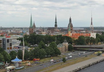 Eksperts: Nekustamo īpašumu tirgu pozitīvi ietekmē vairāki faktori