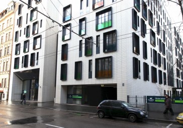 FOTO: Pirmā ilgtspējīgā dzīvojamā māja Latvijā