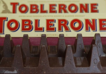 Brexit dēļ Lielbritānijā samazina Toblerone  šokolādes izmērus