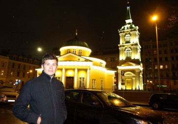 Gazele: Apgaismo ēku fasādes un tiltus 