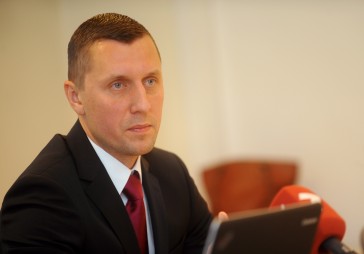 Aktīvu pārvaldnieks: Ir grūti iedomāties, ka līdz ar Trampa ievēlēšanu ekonomika pēkšņi apmetīs kūleni