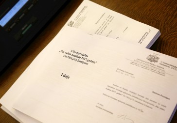 20 stundu ilgā sēdē Saeima apstiprina 2017.gada budžetu