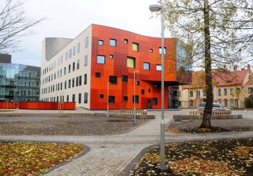 Papildināta - Par Stradiņa slimnīcas jaunā korpusa būvdarbu kavēšanos būvniekam varētu nākties maksāt līgumsodu 3000 eiro apmērā dienā