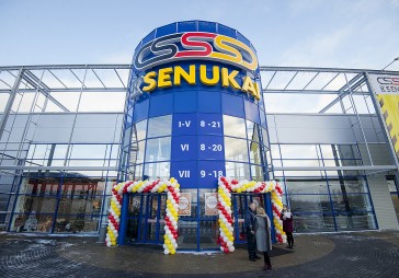 Lucavsalā atklāj jaunu iepirkšanās centru K Senukai