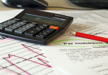 Papildināta- Saeimas komisija galīgajā lasījumā atbalsta MUN palielināšanu līdz 15%; mazajiem uzņēmumiem MUN būs 12%