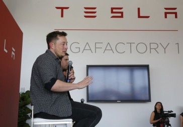 Autoražotājs Tesla plāno būvēt rūpnīcu Eiropā