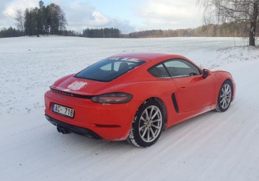Porsche 718 Cayman: Brauktprasmes džedajs  no Cufenhauzenas 