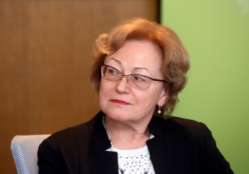 Ināra Šure: Veikali ir pilni ar akciju cenu zīmēm, un tas norāda uz iedzīvotāju pirktspēju