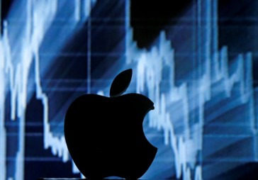 Apple akcija priecē investorus
