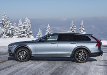 Auto apskats: Volvo V90 Cross Country