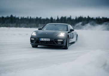 FOTO: DB izpriecas ar Porsche Somijā