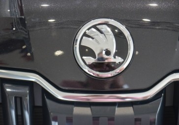 VID vēršas pret Karlo Motors