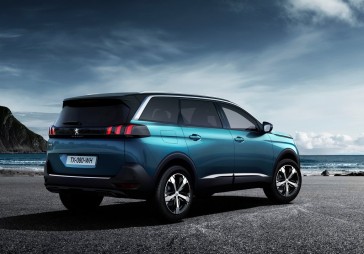 Peugeot 5008 valdzina ar saviem vizuālajiem dotumiem